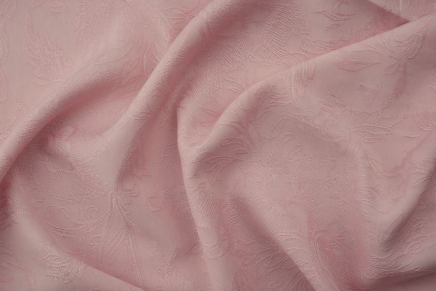 светло-розовый