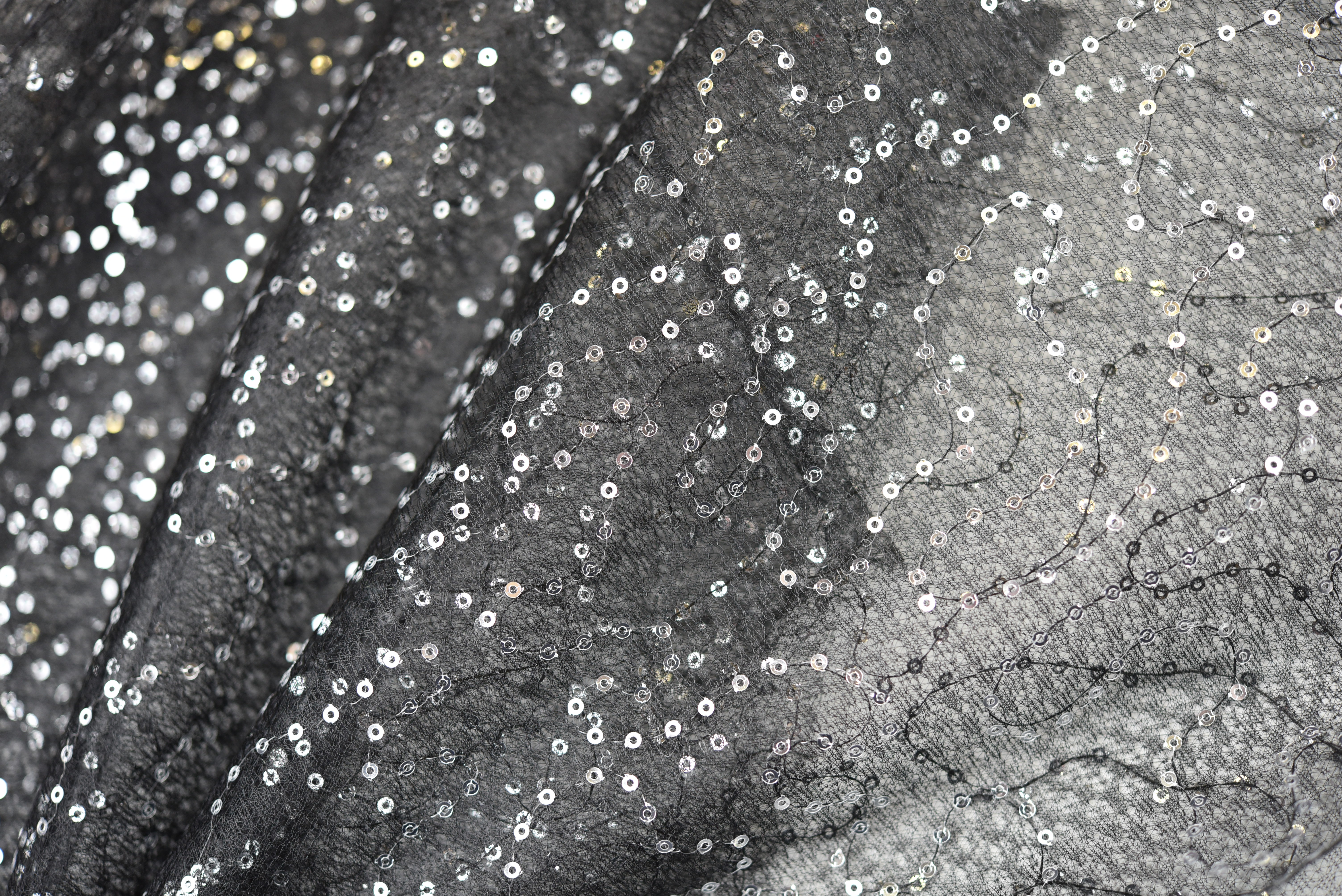 черный с серебром