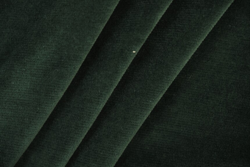 темно-зеленый