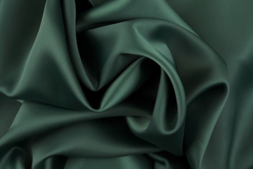 темно-зеленый