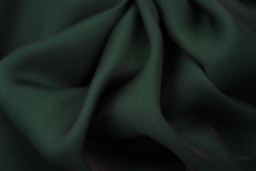 темно-зеленый