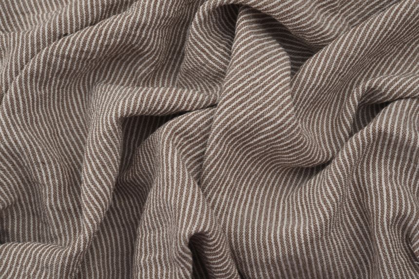 коричневый