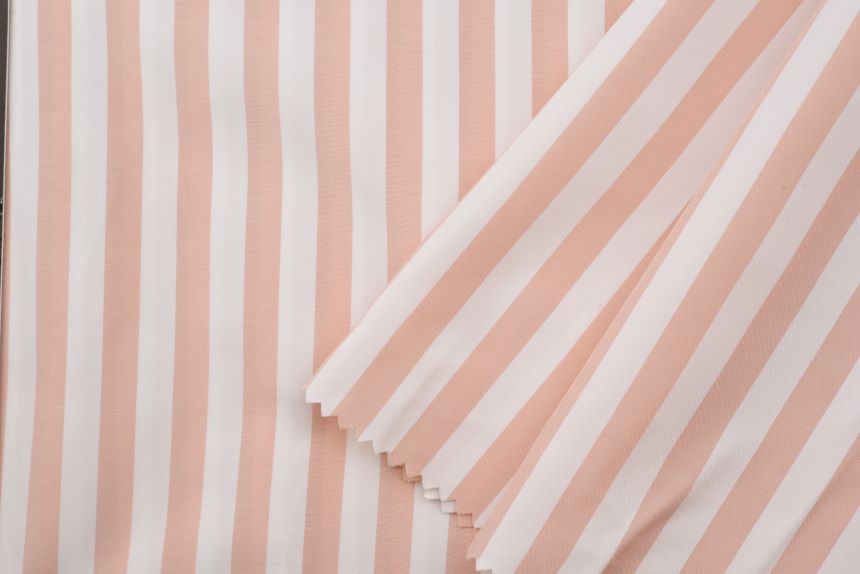 персиковый