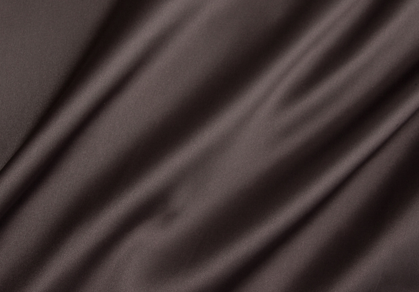 темно-коричневый