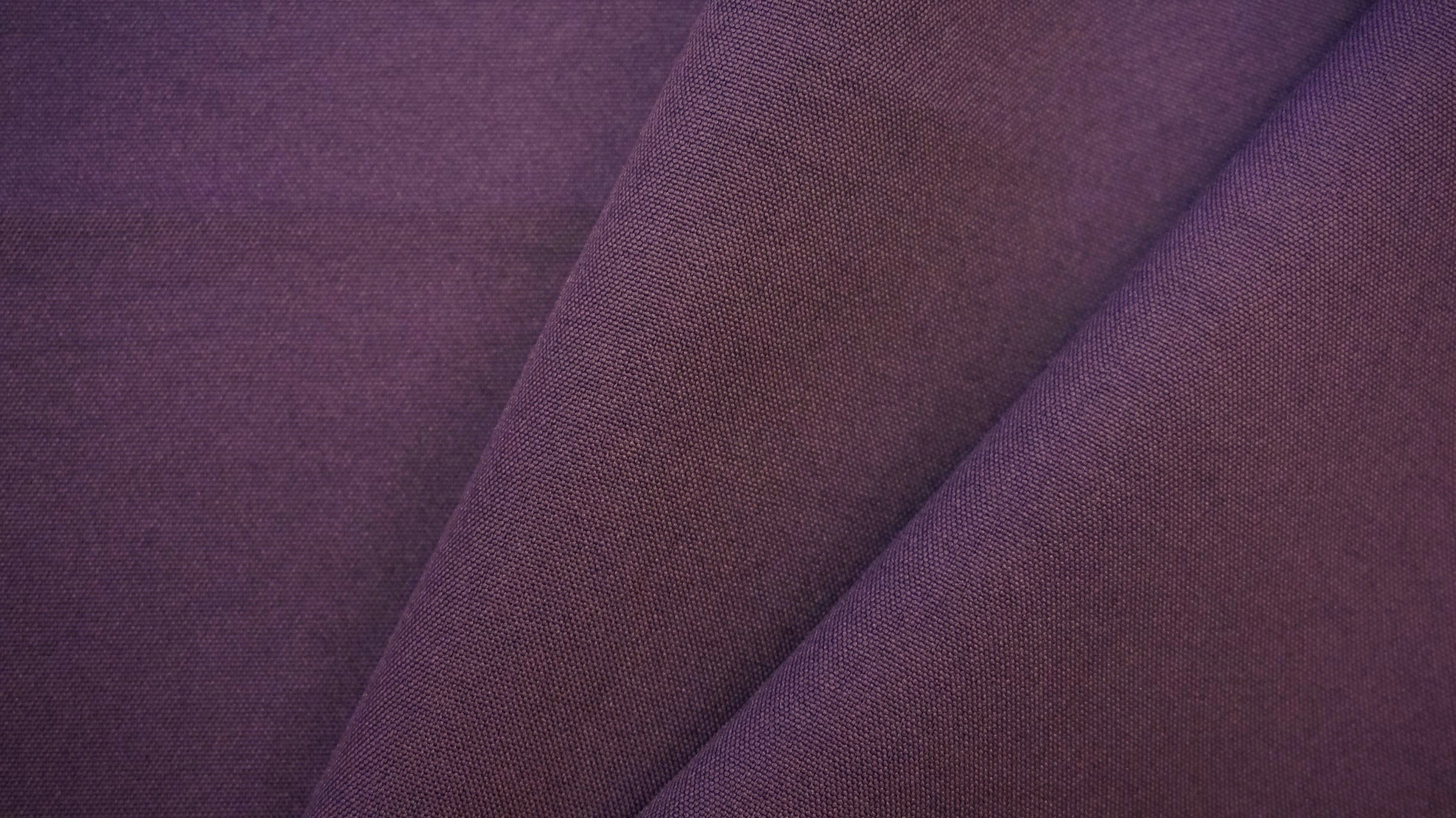 фиолетовый