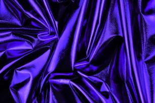 фиолетовый